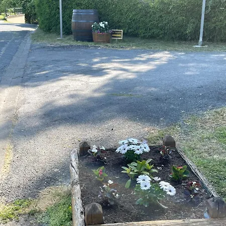 Nuit Insolite En Tonneau Nature Et Animaux Petit Dejeuner Inclus Florent-en-Argonne