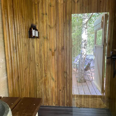 Nuit Insolite En Tonneau Nature Et Animaux Petit Dejeuner Inclus Guest house 3*