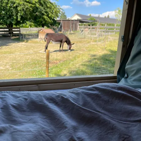 Nuit Insolite En Tonneau Nature Et Animaux Petit Dejeuner Inclus ゲストハウス 3*