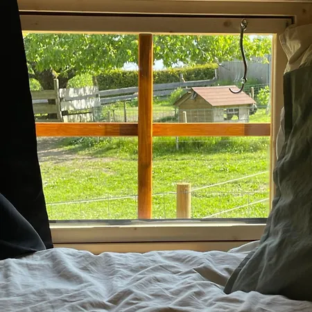 ゲストハウス Nuit Insolite En Tonneau Nature Et Animaux Petit Dejeuner Inclus 3*